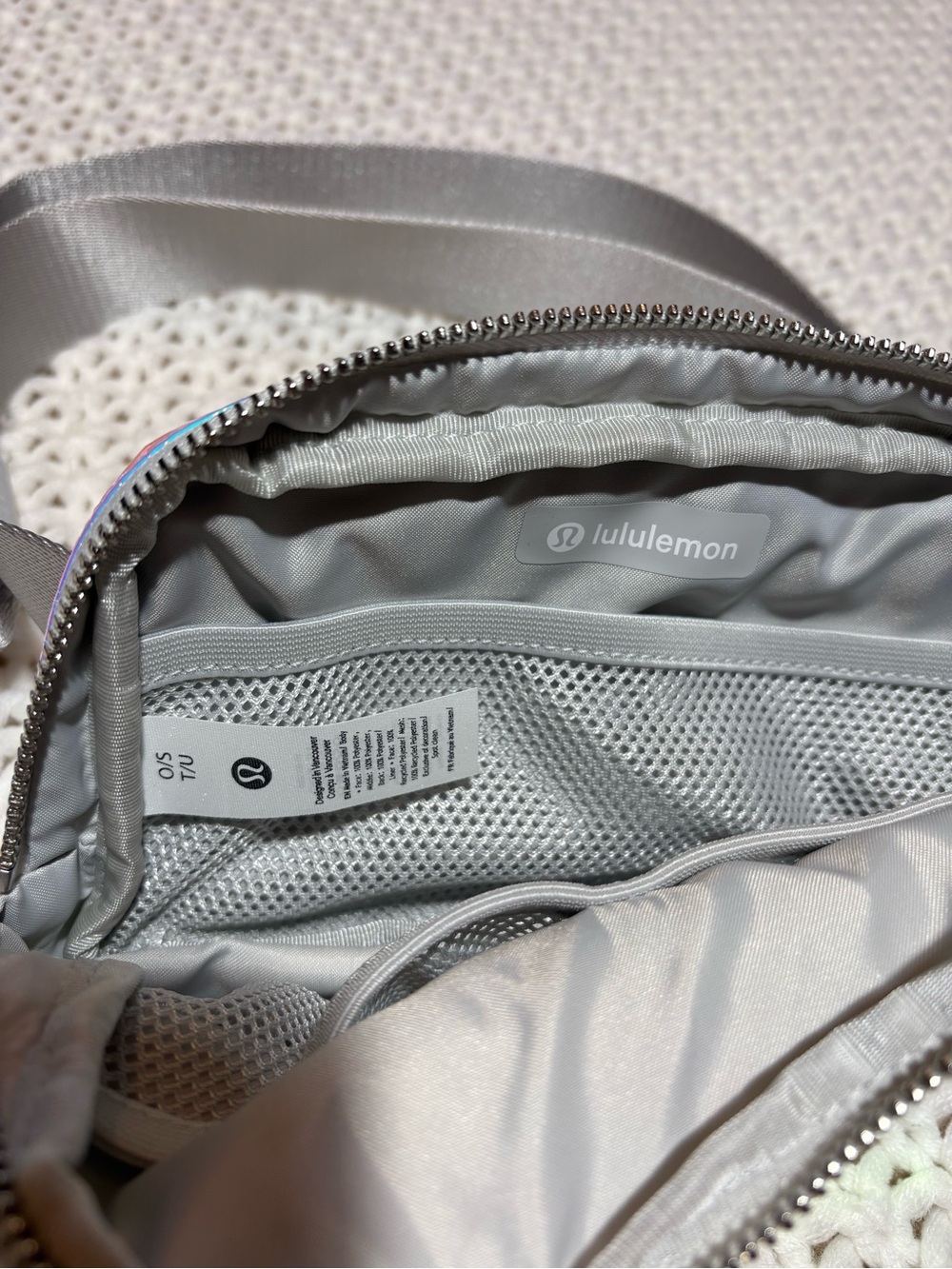 RARE! lululemon iridescent everywhere belt bag 1L - Picture 6 of 12